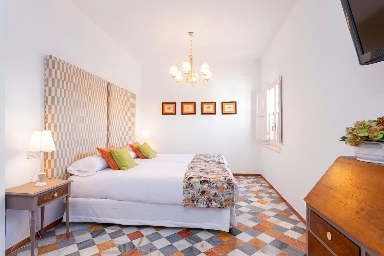 Genteel Home Campamento Севилья Экстерьер фото